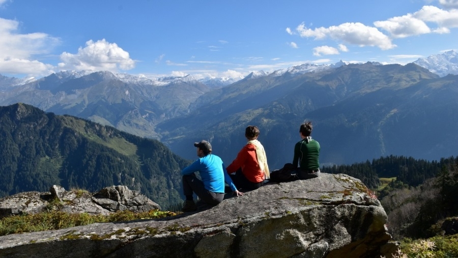 manali treks in april